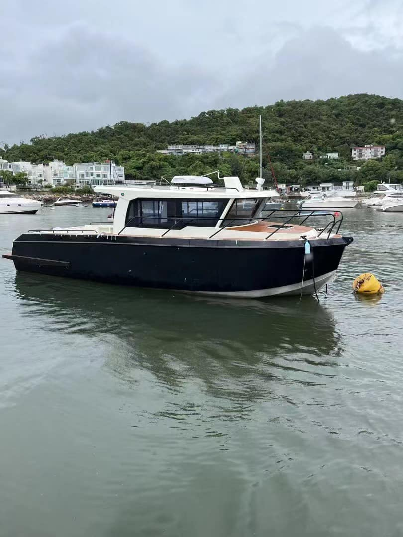 10M COMFORT FISHING BOAT